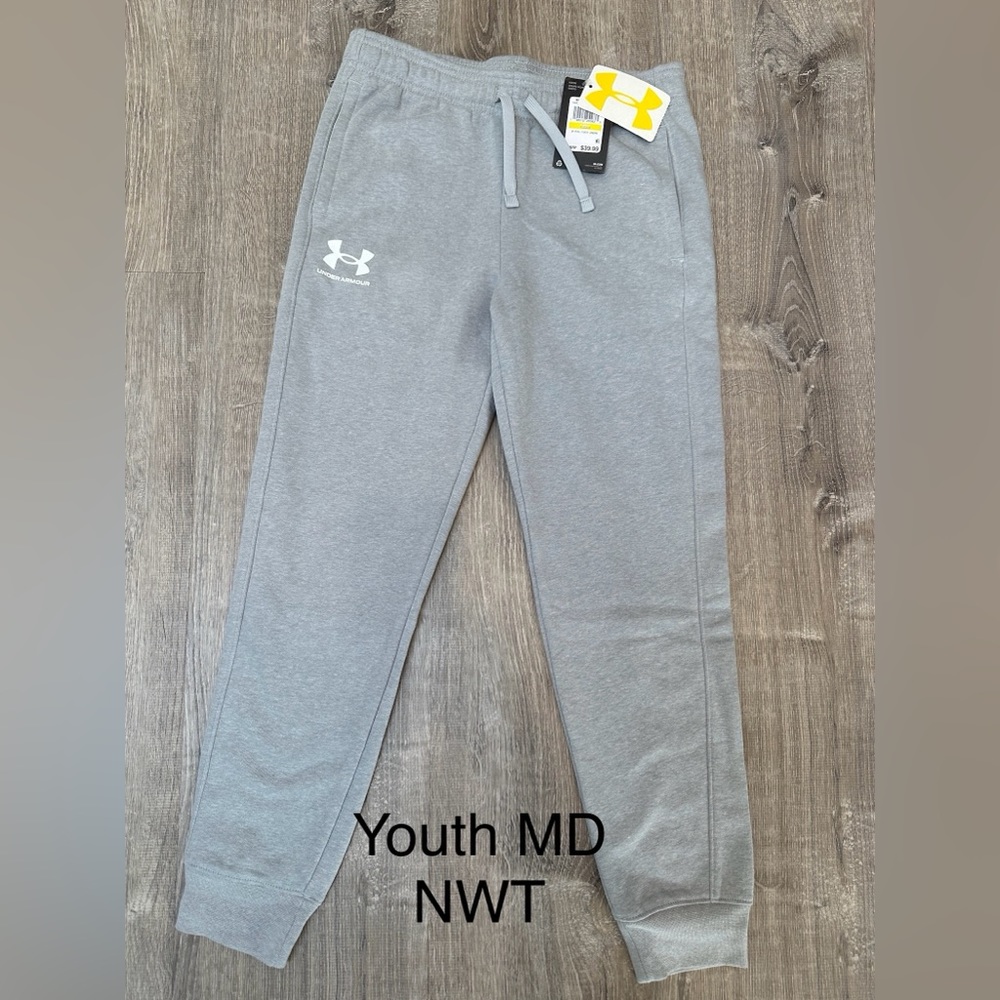 Under Armour Youth Medium sweatpants *NWT*